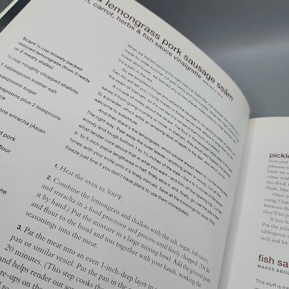 MOMOFUKO David Chang Peter Meehan Restaurant New York City Cookbook 1st Edition - Picture 12 of 16